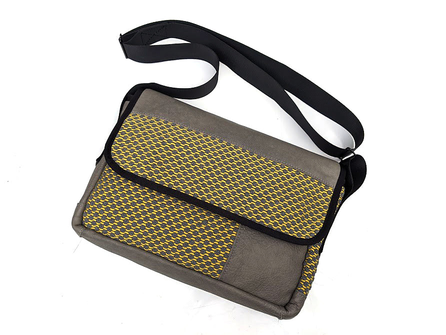 Mariclaro Messenger bag - grey / yellow