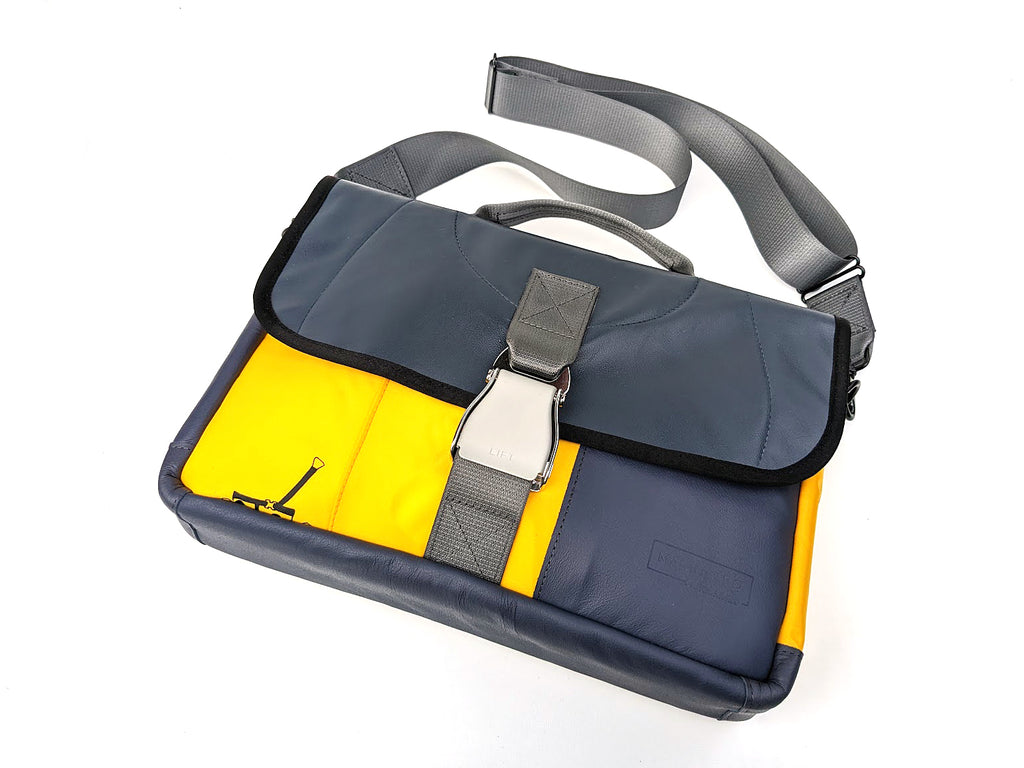 Mariclaro Laptop Bag - Jazz Air / 2 - Dash8